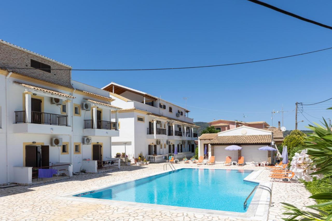 Hotel Dora Pool By Konnect,150m From The